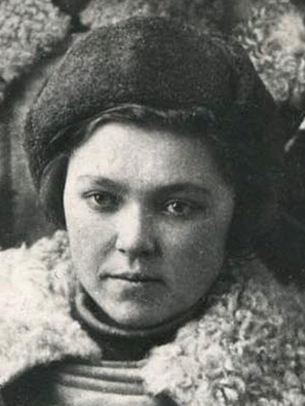 Елена Колесова